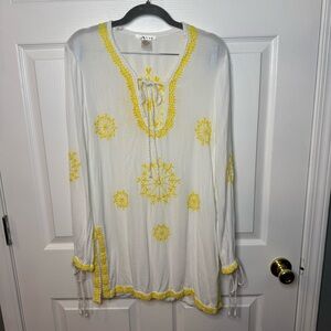 Lucky and Coco White and Yellow Embroidered Women's Swim Coverup Size Small GUC